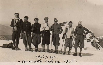 Sciatori_o_alpinisti_italiani_25_2_1925_Corno_alle_scale_1945m_Collezione_Andrea_Marra_Hamburg.jpg